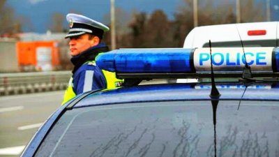 Румънец опита да подкупи полицаи със 100 евро