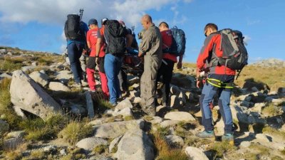 Спасители помогнаха на две жени в планината