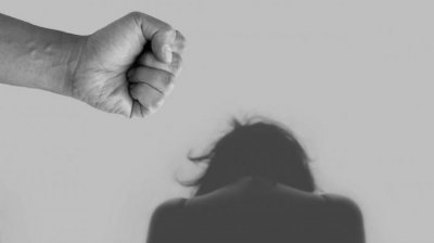 3 дни: Жена е държана заключена и бита в апартамент в София