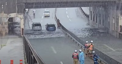 Проливни дъждове връхлетяха южната част на Япония