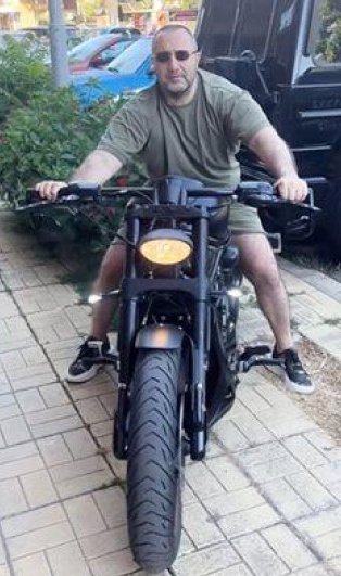 Митьо Очите яхна нов "Харли Дейвидсън"