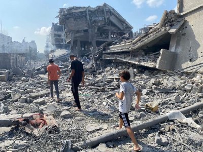 Израел засилва бомбардировките в Газа