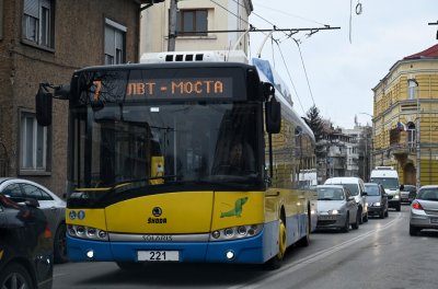 Нов вид измама: С оферти за карти за 3,30 лв. за тролеите в Плевен събират лични данни