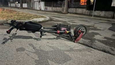 Двама мъже и половина са с опасност за живота след падания с тротинетки