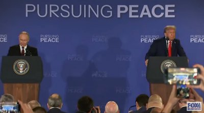 ПОЯВИХА СЕ: След 3 часа среща Тръмп и Путин говорят на живо (ВИДЕО)