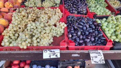 Търговци-тарикати зарибяват: Купете си грозде "Велика България" за 7,50 килото 
