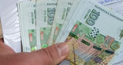 Средната заплата мина 2500 лева, не стига за море