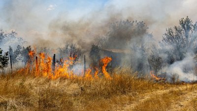 Цяла нощ гасиха пожара в Българово