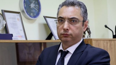 Шефът на "Автомобилна администрация": Няма нарушение при изпита на Виктор Илиев 