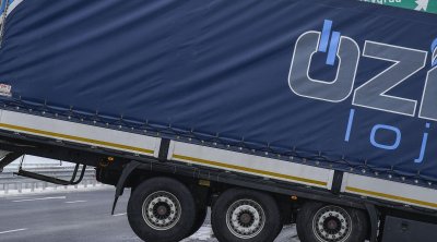 Млад шофьор с тир удари 4 коли край Стамболийски