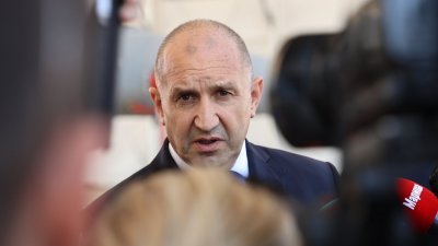 НОВ СКАНДАЛ! Радев почивал тайно с разследвания оръжеен бос Генчо Христов