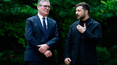 Зеленски и Стармър подхванаха гаранциите за сигурност в Украйна 