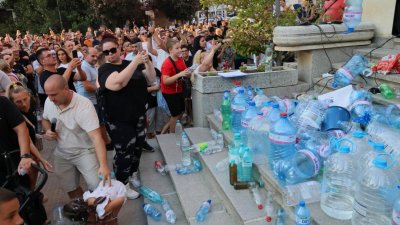 Гневен протест заради безводието в Плевен