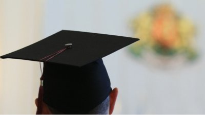 САЩ отмениха над 6000 студентски визи за чужденци