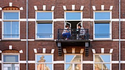 Проблемът с незаконните наематели в Амстердам се изостря