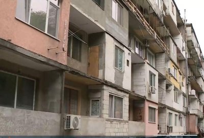 Прокуратурата разследва причините, довели до смъртта на 80-годишен мъж, паднал от тераса в Свищов