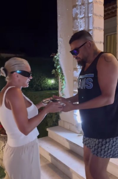 Домашни пълнени чушки тъмни очила посред нощ и скандални слухове