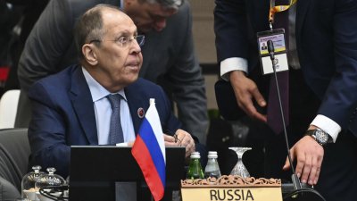 Русия поля със студен душ очакванията за скорошна среща Путин-Зеленски