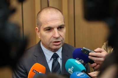 Гроздан Караджов за ремонтите по жп линиите: Има светлина в тунела