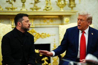 Специално за Аляска: Дизайнерът на Зеленски цепнал сакото му на гърба за късмет 