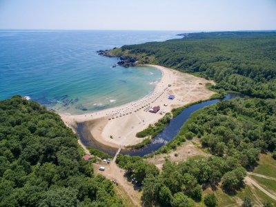 Безумец загина, хвърляйки се напук на спасителите от скалите на Силистар!