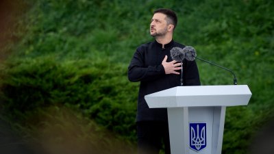 Зеленски: Украйна няма да даде земите си на окупатора