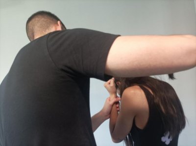 Мъж е задържан за побой над жена си