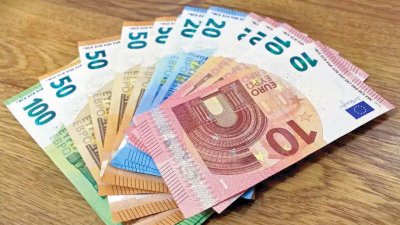 Еврото остава стабилно спрямо щатския долар
