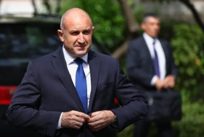 Радев: Политици правят брутална чистка в ДАНС, превръщат я в бухалка 