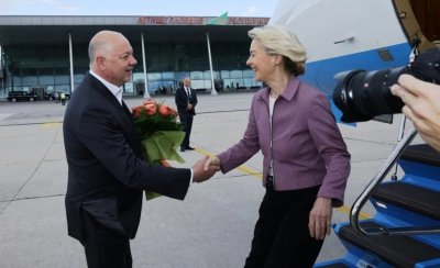 Личният самолет на председателя на Европейската комисия Урсула фон дер