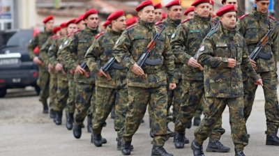 Мерц връща казармата в Германия 