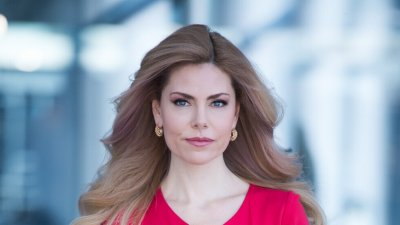 Деси Банова пръска 2 бона на месец за фризьор