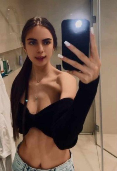 Дъщерята на футболната легенда Димитър Бербатов – Деа вече е