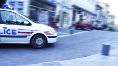 Откриха майка и двете ѝ деца мъртви в апартамент край Лион