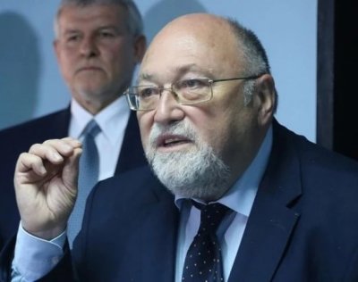 Александър Йорданов, бивш политик, дипломат, литературен критик, депутат, евродепутат и т.н.