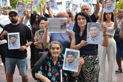 Близки на загиналия на пътя Александър: Не искаме повече жертви! 