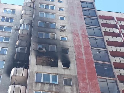 Евакуираха жилищен блок заради пожар в Пловдив 