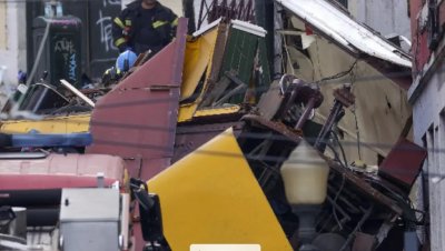 Демонтираха останките на "влакчето на ужасите" в Лисабон, отнело живота на 16 души