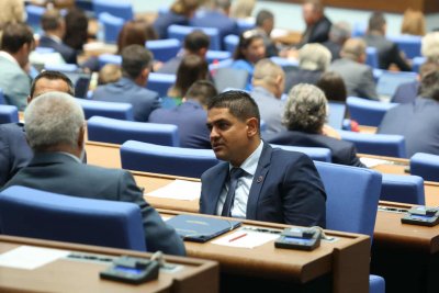 Депутатите отхвърлиха ветото на Радев за разпродажбата на 4400 държавни имота