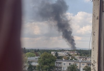 Голям пожар избухна в столичния квартал „Свобода“ (СНИМКА)
