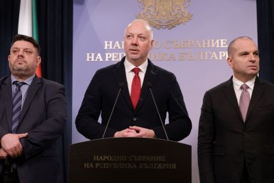 Желязков научил от медиите, че вицето му е на парад в Китай с Путин и Ким Чен-ун