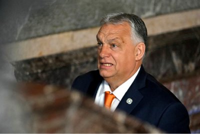Орбан плаши с "хаос и бедност", ако опонентите му спечелят вота 
