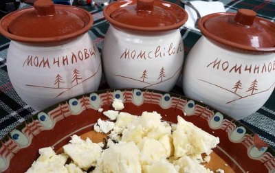 Китайци се юрнаха към с. Момчиловци за кисело мляко