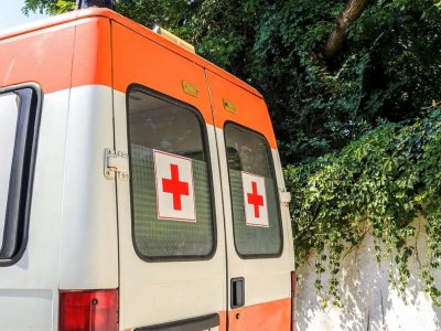 Водач на електрическа триколка с 3,2 промила алкохол се вряза в купчина керемиди