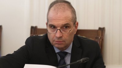 Вицето Караджов: GPS сигнала на полета на Фон дер Лайен не е бил заглушаван 