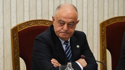 ДСБ-София гони с подписка Русия от имота на язовир "Искър"