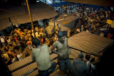 Масови убийства в затворите в Хондурас
