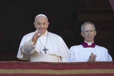 Папата защити мигрантите в рождественското си послание