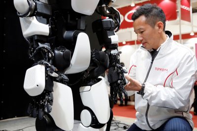 Хуманоиден робот на "Тойота" може да имитира движенията на човек