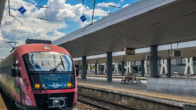 Четири фирми искат да доставят нови локомотиви за БДЖ
